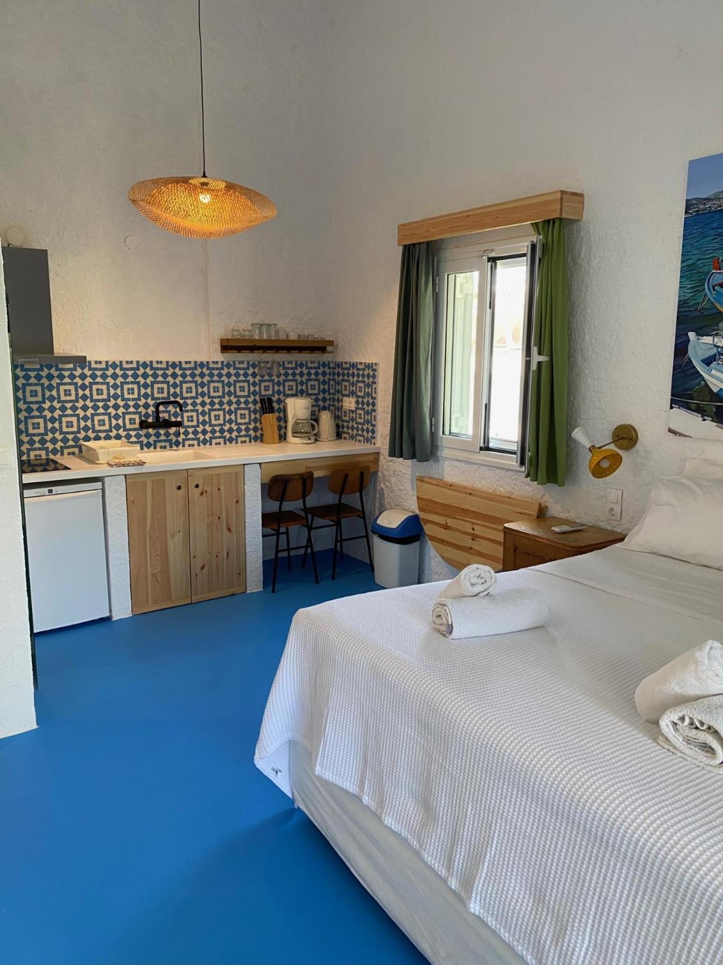 Manolis' House Aparthotel Скиатос Екстериор снимка