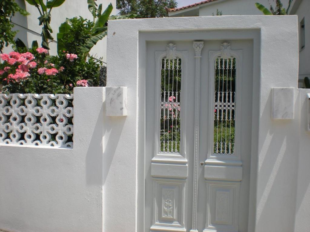 Manolis' House Aparthotel Скиатос Екстериор снимка